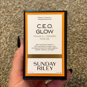 BNIB Sunday Riley CEO Glow Vitamin C face oil